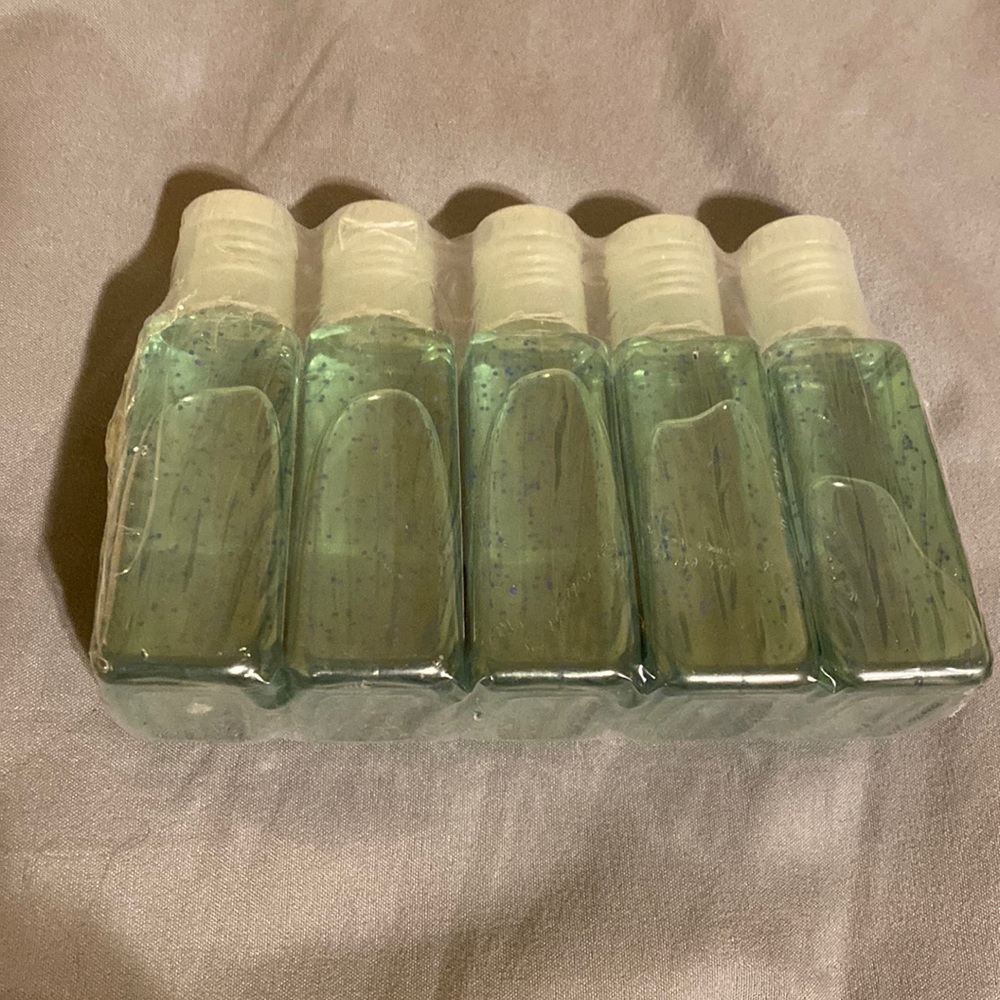 Fresh water and Aloe. Pack of 5 hand sanitizers from  Bath and Body Works.